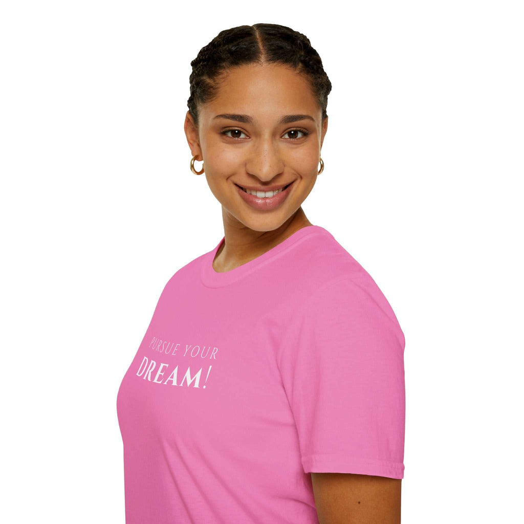 Chase Dreams T-Shirt made of 100% cotton with classic fit for motivation and positivity
